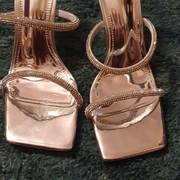 Ladies Rhinestone Going Square Toe Sandals. Sz 39 - Picture 2 of 5